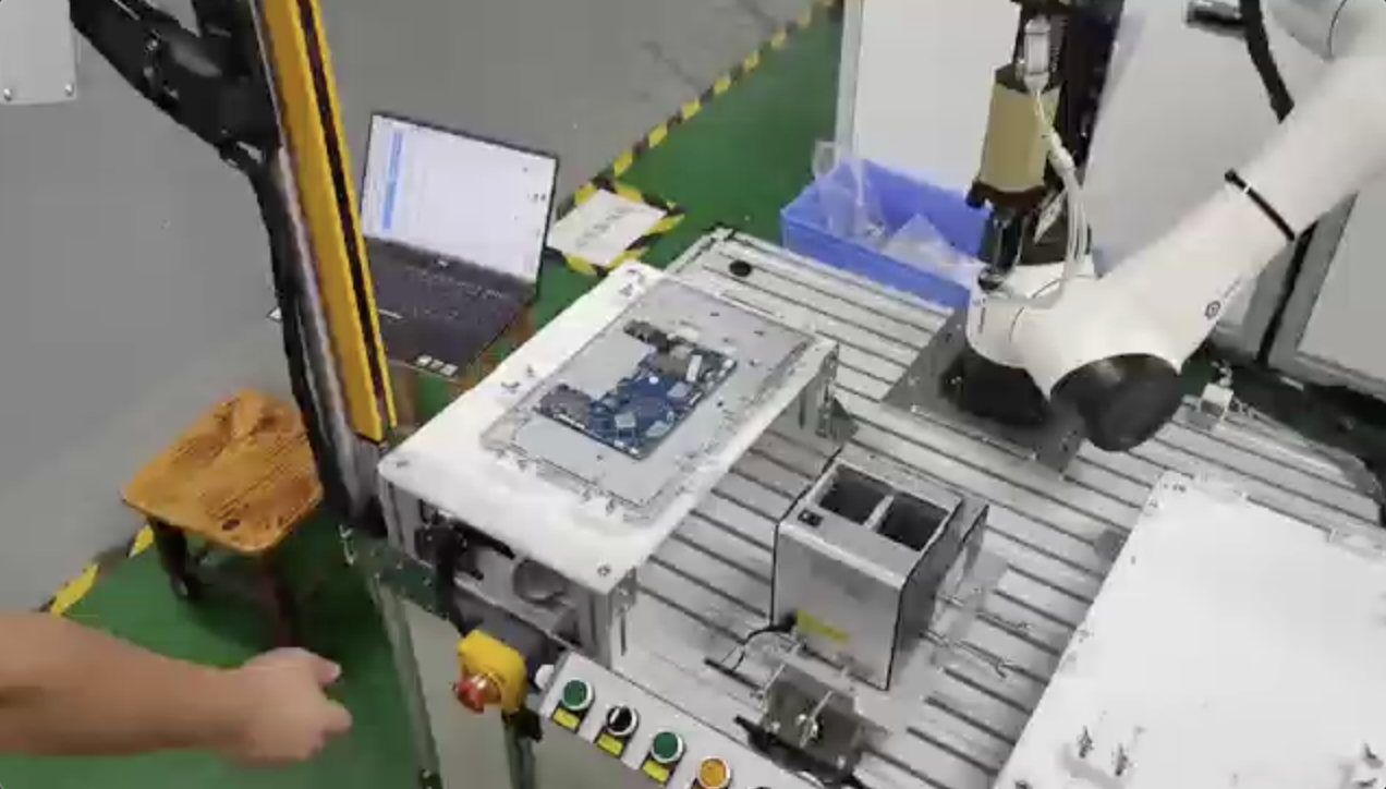 越疆,越疆科技,協(xié)作機(jī)器人,焊接機(jī)器人-越疆機(jī)器人CR3：簡(jiǎn)化制造業(yè)螺絲鎖付的利器